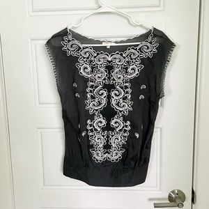 ❌3 for $10❌ Embroidered top